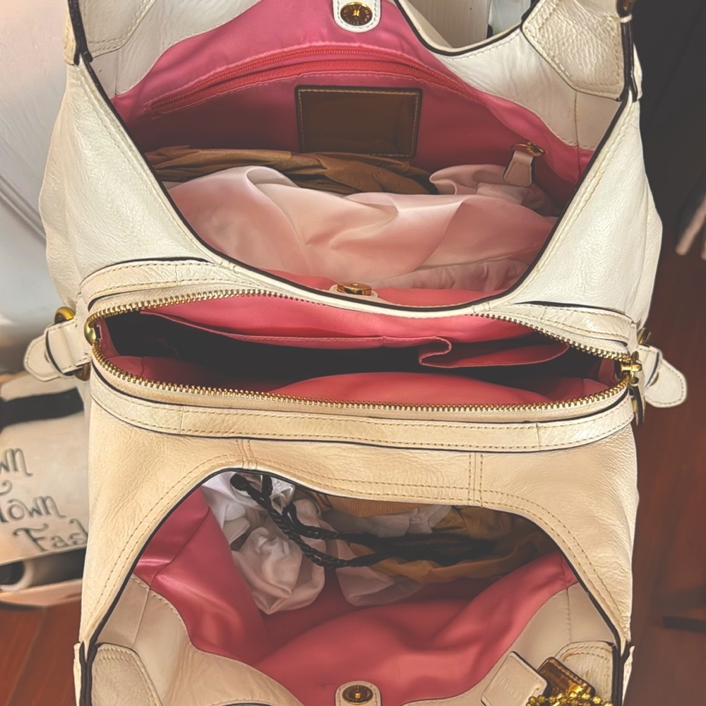 Coach Ivory Leather Shoulder Bag - Picture 2 of 5